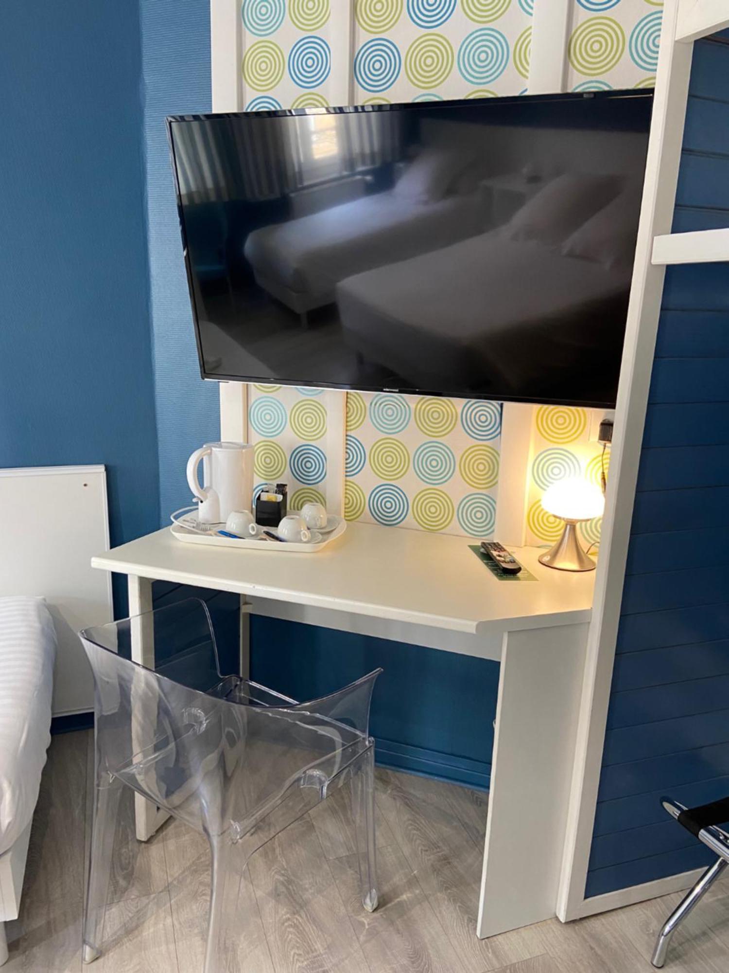 Hotel Le Pelican Charleville-Mézières Dış mekan fotoğraf