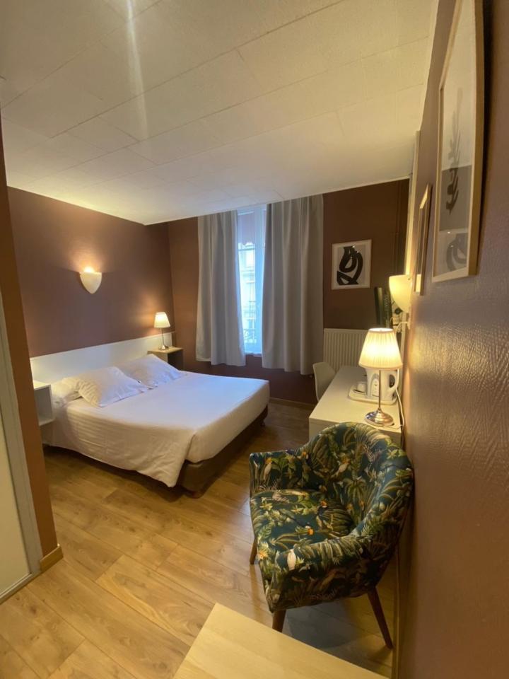 Hotel Le Pelican Charleville-Mézières Dış mekan fotoğraf