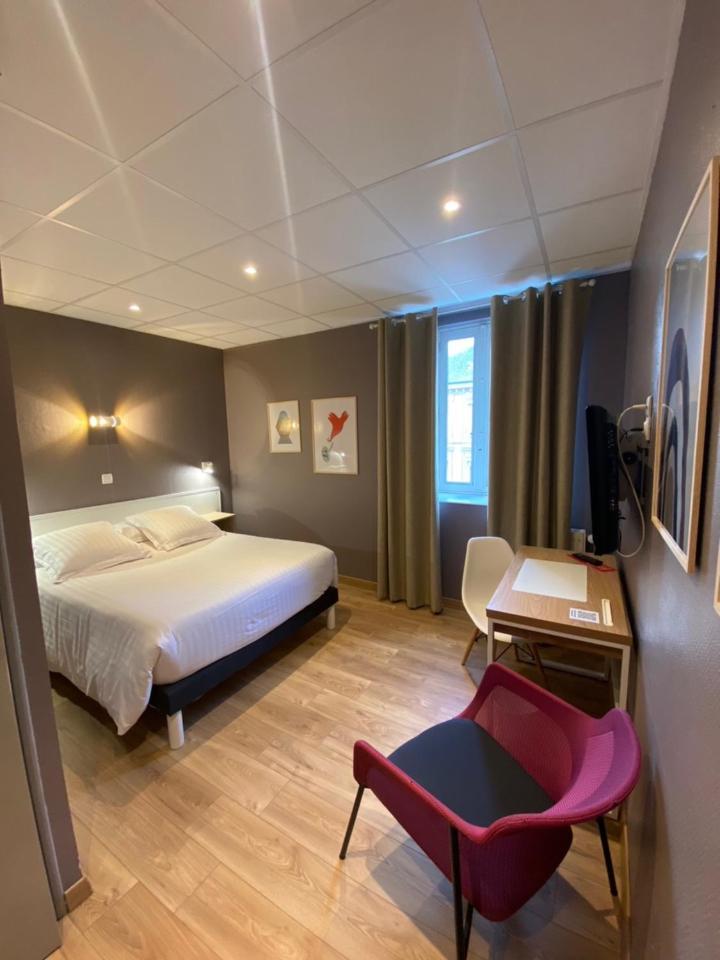 Hotel Le Pelican Charleville-Mézières Dış mekan fotoğraf