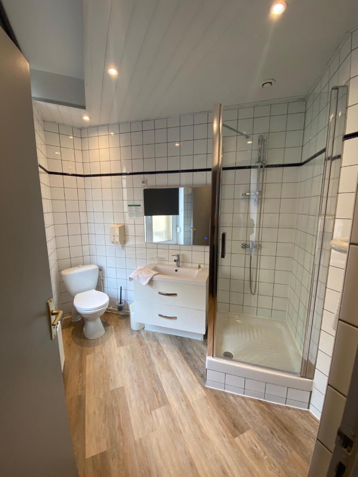 Hotel Le Pelican Charleville-Mézières Dış mekan fotoğraf