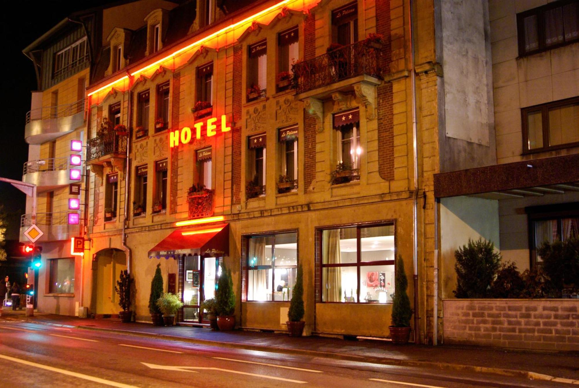 Hotel Le Pelican Charleville-Mézières Dış mekan fotoğraf